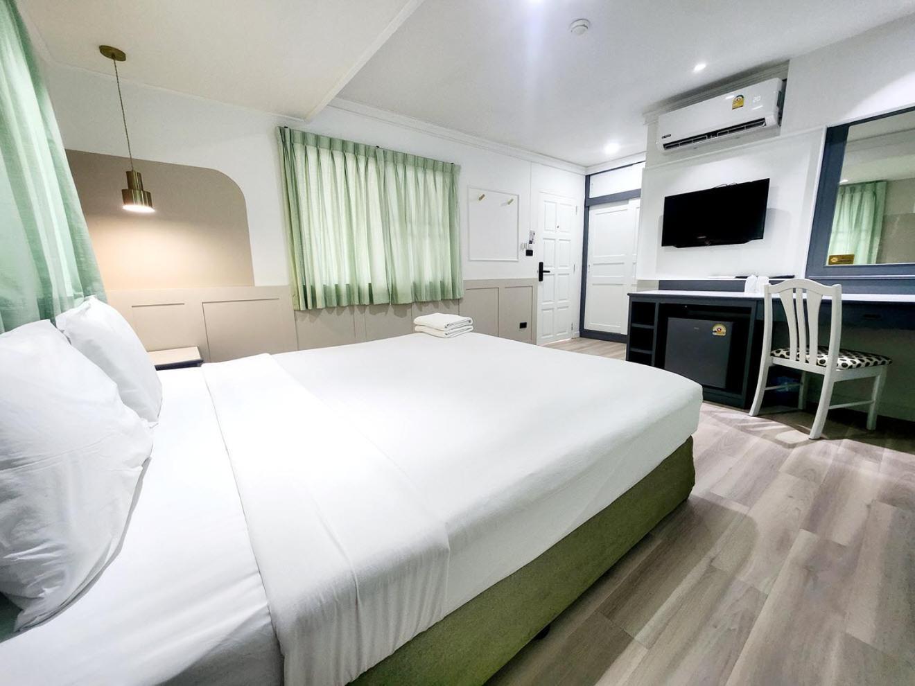 Seatel Phuket, Patong Beach Dış mekan fotoğraf