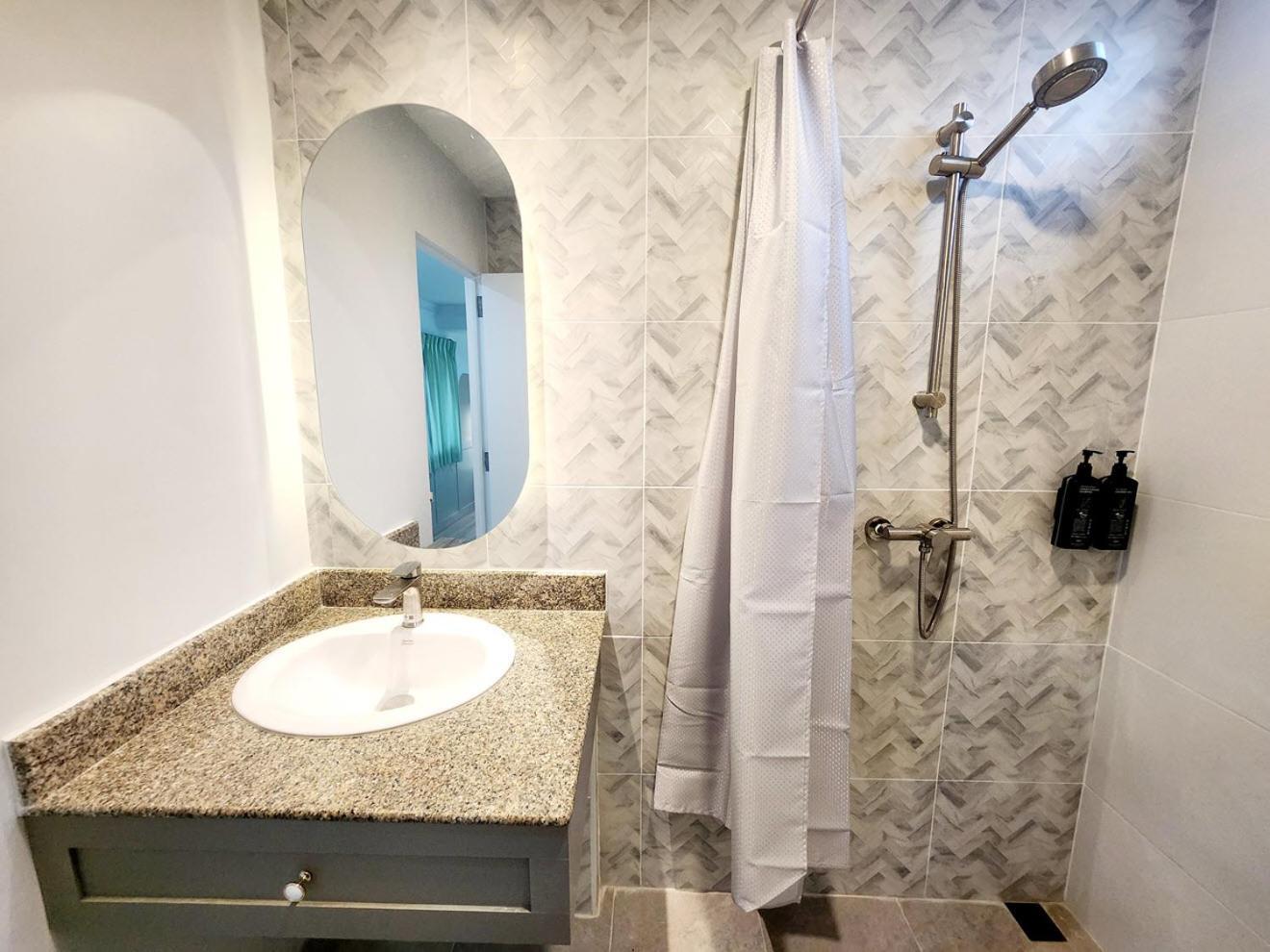 Seatel Phuket, Patong Beach Dış mekan fotoğraf
